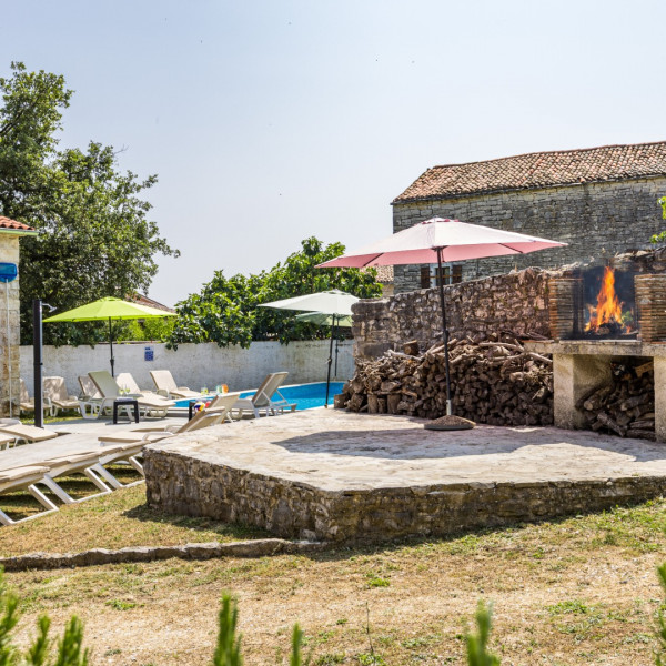Villa Barbara, Villa Barbara &ndash; A complex of 3 houses with a shared courtyard and pool, Orihi &ndash; Istria, Croatia Orihi