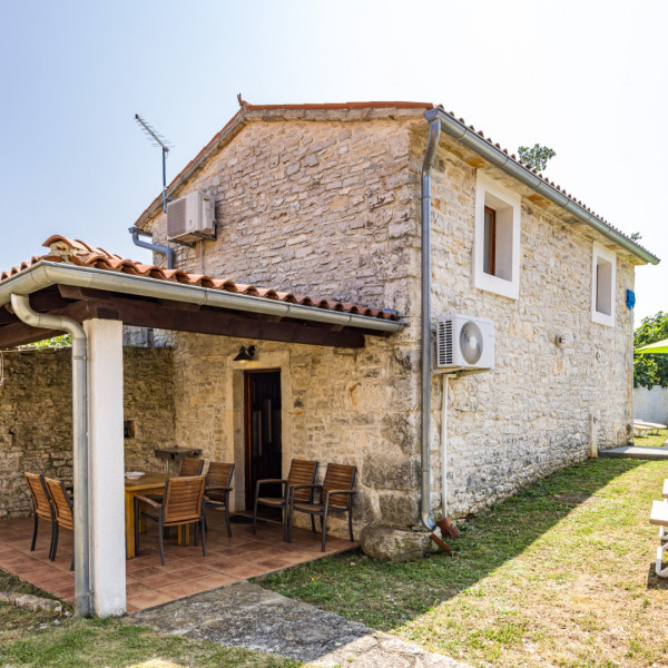 Villa Barbara, Villa Barbara &ndash; A complex of 3 houses with a shared courtyard and pool, Orihi &ndash; Istria, Croatia Orihi