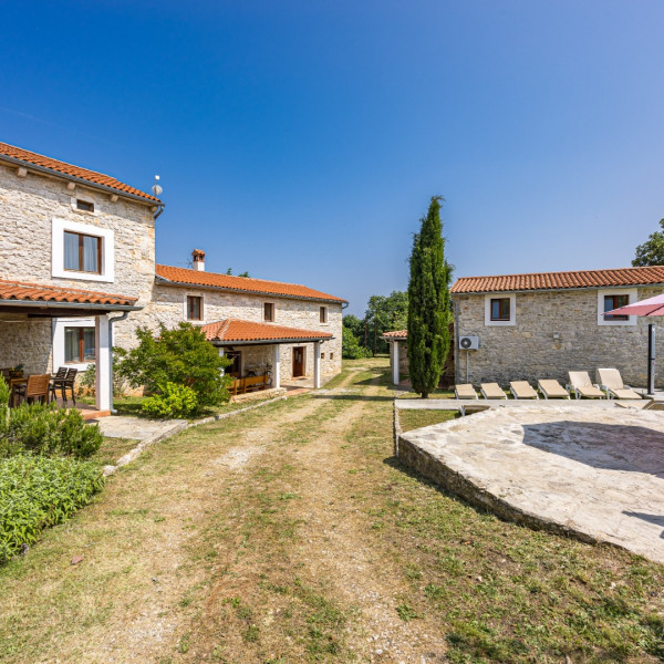 Villa Barbara, Villa Barbara &ndash; A complex of 3 houses with a shared courtyard and pool, Orihi &ndash; Istria, Croatia Orihi