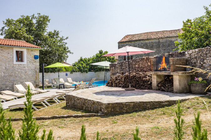Exterior, Villa Barbara &ndash; A complex of 3 houses with a shared courtyard and pool, Orihi &ndash; Istria, Croatia Orihi