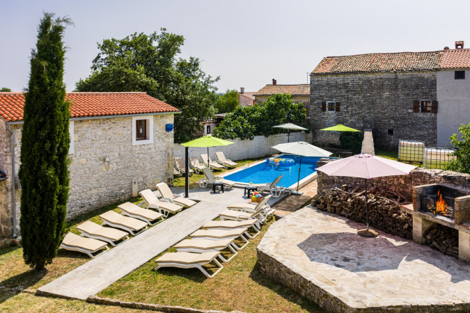 Exterior, Villa Barbara &ndash; A complex of 3 houses with a shared courtyard and pool, Orihi &ndash; Istria, Croatia Orihi